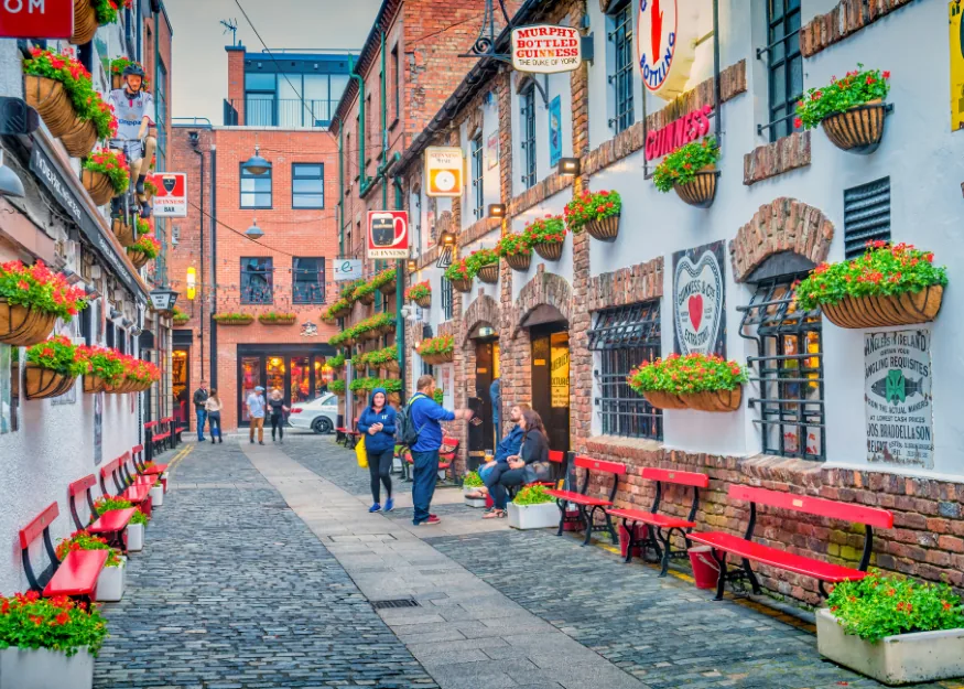Belfast – Grand Tour of Ireland & Northern Ireland 2026-27, Guiness Travel escorted tour