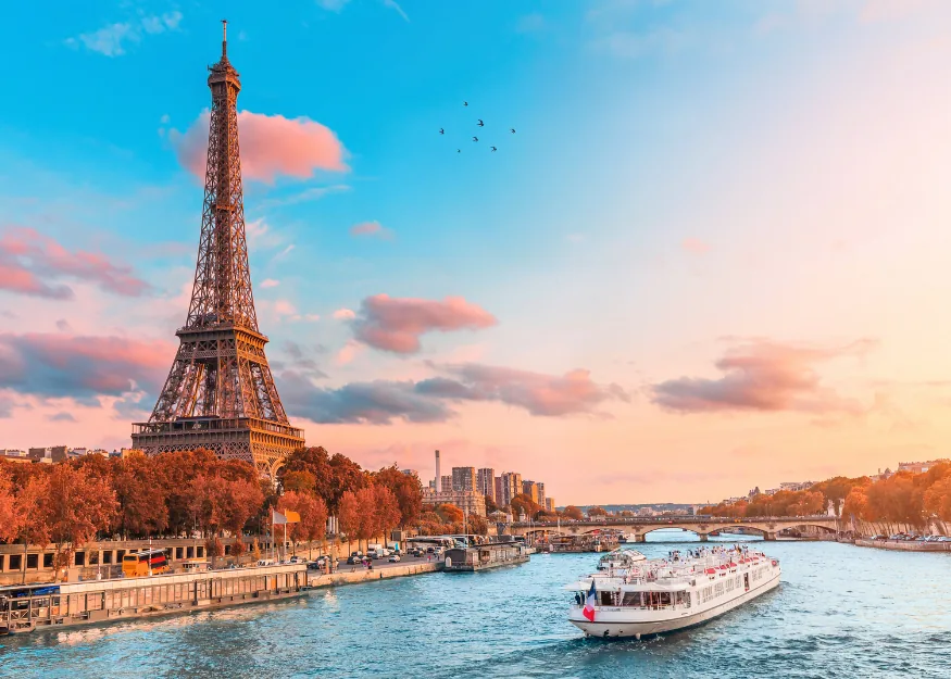 Paris, Eiffel Tower – Tour of France 2026-27, Guiness Travel escorted tour