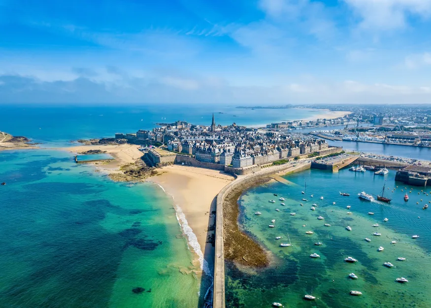 France – The Top Attractions 2026-27 – Guiness Travel escorted tour